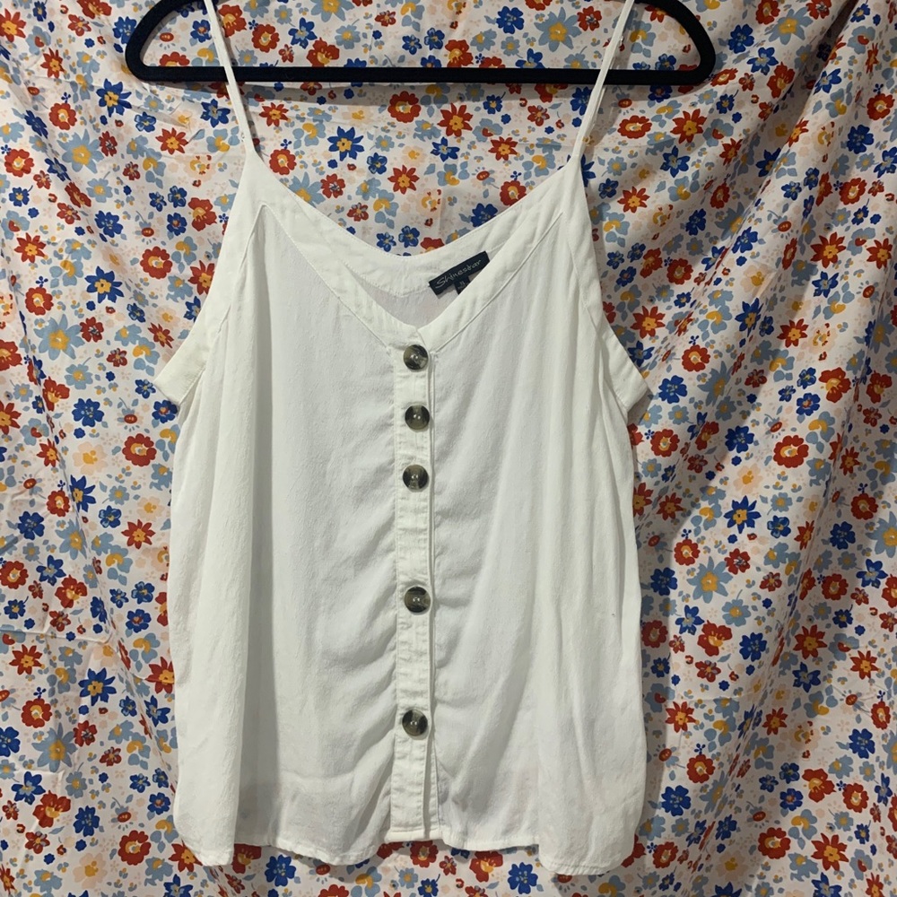 White tank top // V neck